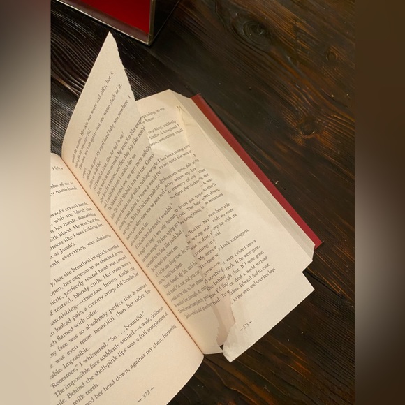 Twilight book series 1st edition - Picture 3 of 7